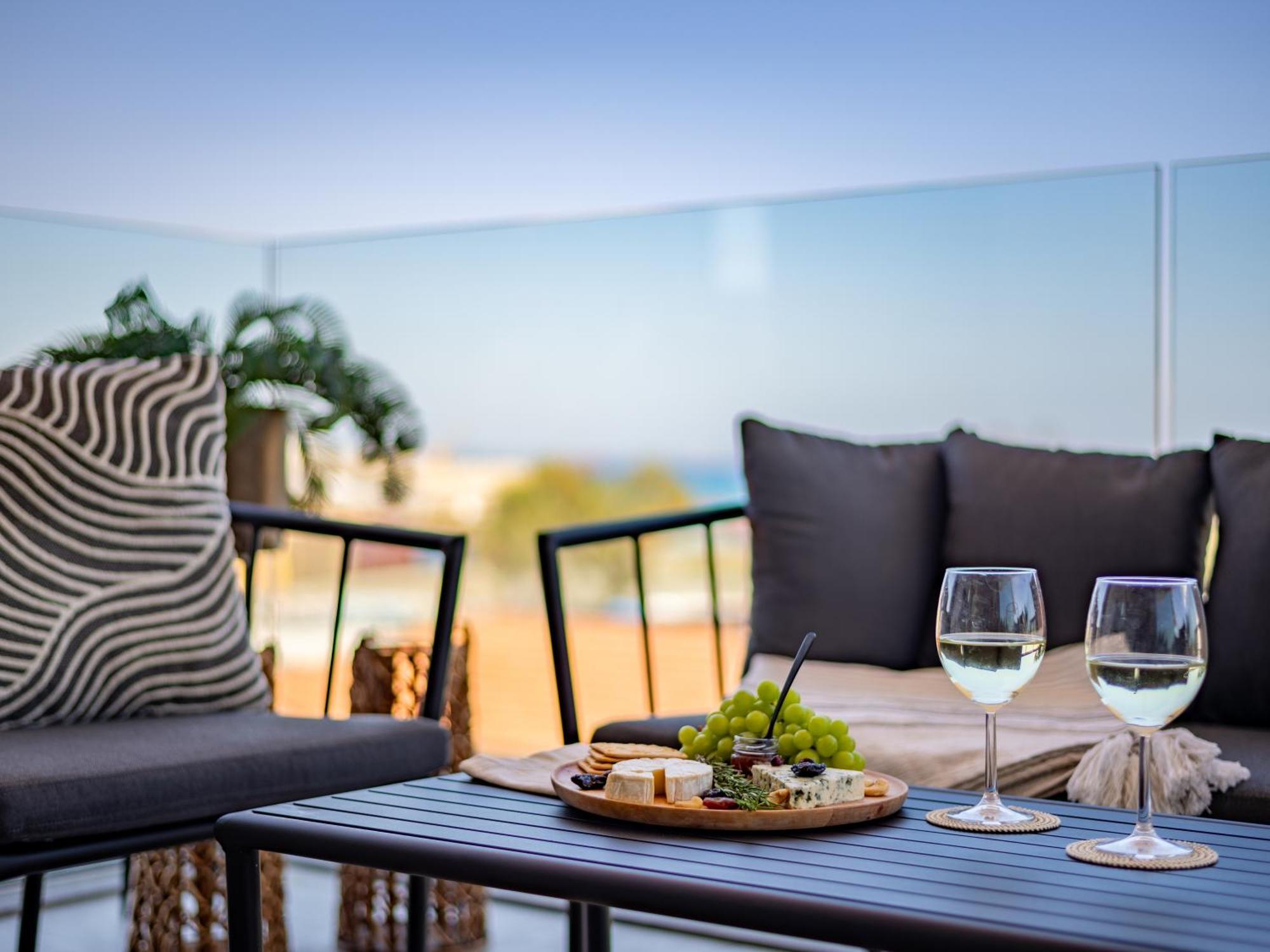 Sanders Gaia - Bright Two-Bedroom Apartment With Sea View Larnaka Exterior foto